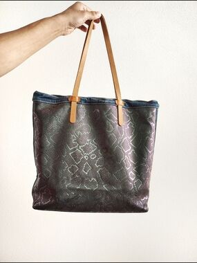 Consuela Rattler Tote Bag